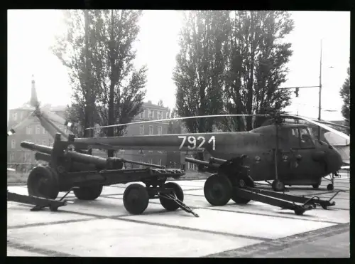 Fotografie Ansicht Dresden, Hubschrauber / Helikopter MIL MI-4 No. 7921 der NVA Streitkräfte