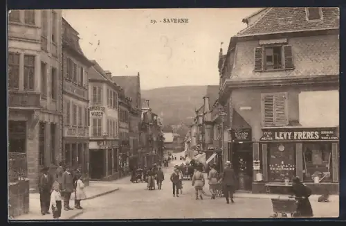 AK Saverne, Rue animée avec boutique Levy Frères et passants