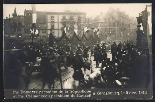 AK Strasbourg, Mr. Poincaré et Mr. Clémenceau lors de la parade, le 9 déc. 1918