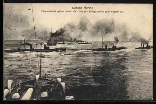 AK Torpedoboote gehen durch die Linie der Kriegsschiffe zum Angriff vor