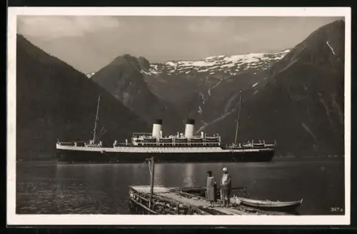 AK Passagierschiff MS Monte Olivia im Sognefjord