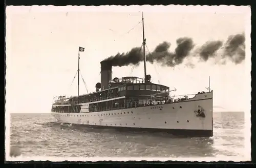 AK Passagierschiff Hertha unter Volldampf