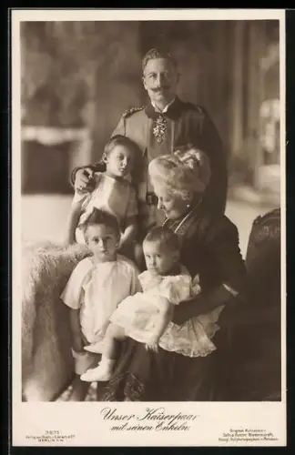 AK Kaiser Wilhelm II. mit seiner Gattin und den Enkeln