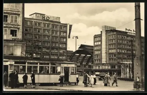 AK Berlin, Alexanderplatz mit Strassenbahn