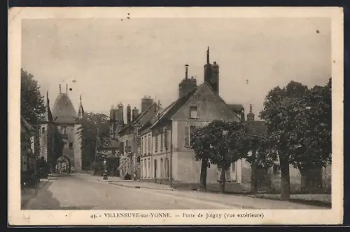 AK Villeneuve-sur-Yonne, Porte de Joigny, vue extérieure