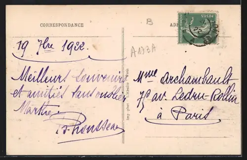 AK Villeneuve-sur-Yonne, Bois-Rond, Vue du bâtiment au milieu d`un parc boisé