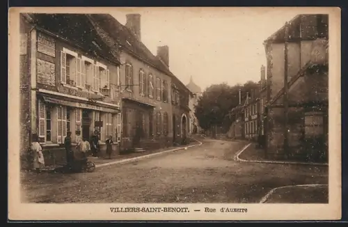 AK Villiers-Saint-Benoît, Rue d`Auxerre avec commerces et passants