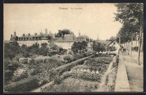 AK Toucy, Le Château et ses jardins adjacents