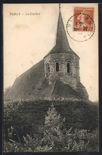 AK Parly, Le Clocher de l`église entouré de verdure