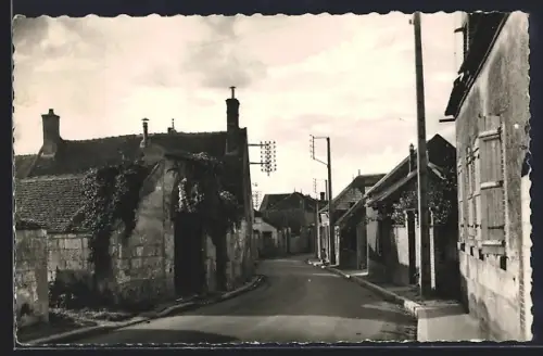 AK Michery /Yonne, Rue Principale avec maisons anciennes et câbles électriques