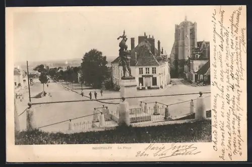 AK Seignelay, La Place avec statue et bâtiments environnants