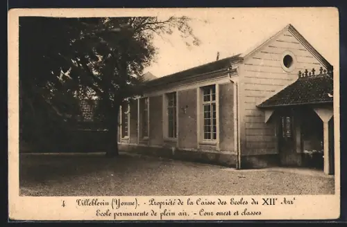 AK Villeblevin /Yonne, École permanente de plein air avec cour ouest et classes