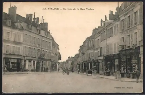 AK Avallon, Un Coin de la Place Vauban