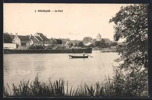 AK Vincelles, Le Port avec un homme en barque sur la rivière