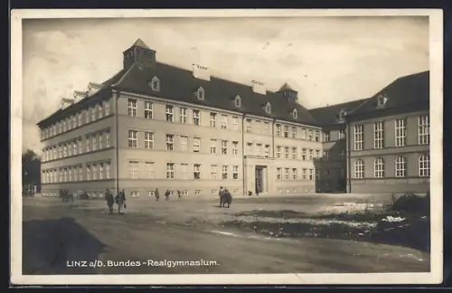 AK Linz / Donau, Ansicht vom Realgymnasium