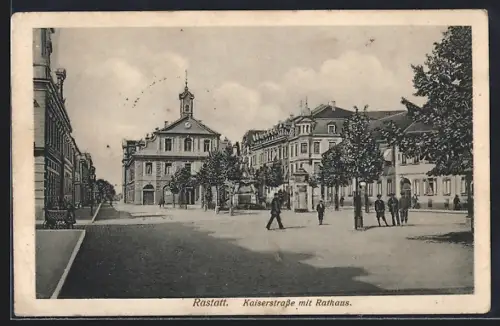 AK Rastatt, Kaiserstrasse mit Rathaus