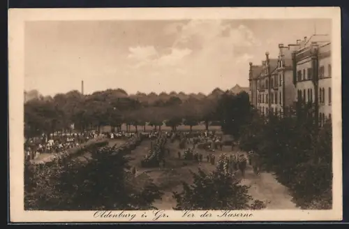AK Oldenburg i. Gr., Vor der Kaserne