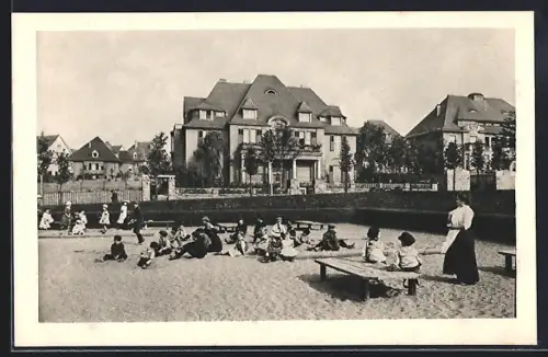 AK Essen, Wohnviertel am Moltkeplatz, Kinder auf dem Spielplatz