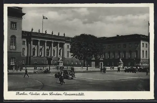 AK Berlin, Unter den Linden, Universität mit -Flagge