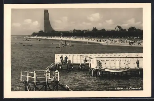 AK Laboe, Strandpartie mit Ehrenmal