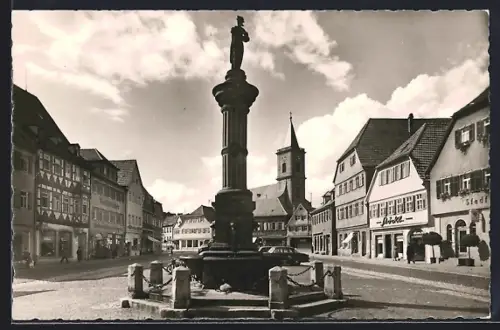 AK Bad Neustadt a. d. Saale, Marktplatz mit Denkmal