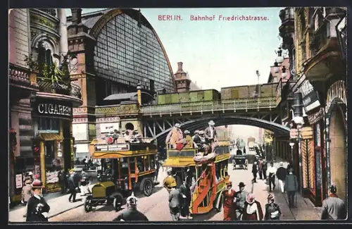 AK Berlin, Busse am Bahnhof Friedrichstrasse