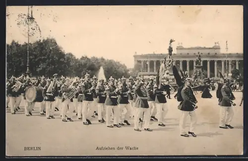 AK Berlin, Aufziehen der Wache am Alten Museum