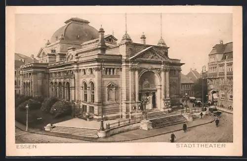 AK Essen, Stadttheater mit Passanten auf dem Vorplatz
