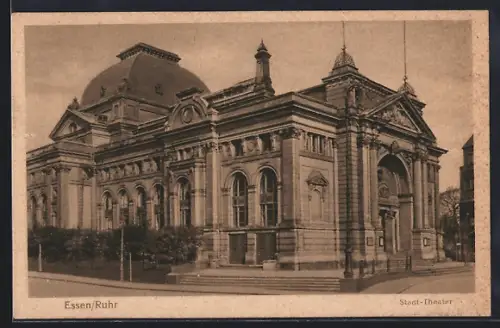 AK Essen /Ruhr, Stadt-Theater im Halbprofil