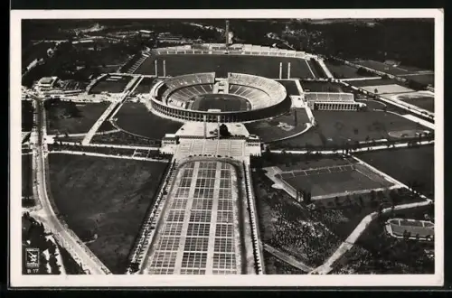 AK Berlin, Gesamtansicht Reichssportfeld, Gelände der Olympischen Spiele aus der Vogelschau