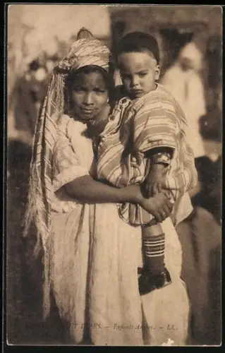 AK Ennfants arabes, Arabische Mutter mit ihrem Kind
