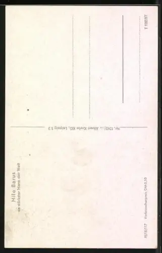 AK Milos Baros, trägt Pferd auf dem Rücken eine Treppe hinauf