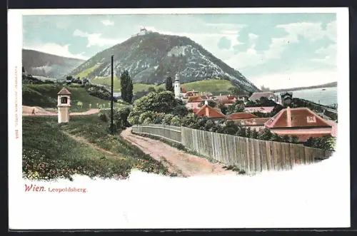 AK Wien, Leopoldsberg, Ortsansicht mit Bildstock und Donaublick