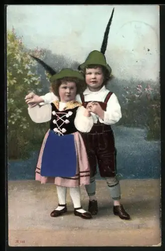Stoff-Präge-AK Kinder in bayerischen Trachten