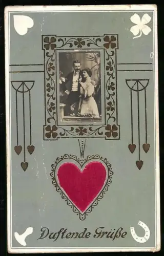 Stoff-Präge-AK Liebespaar und Herz