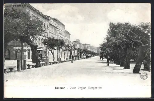 AK Livorno, Viale Regina Margherita mit Passanten