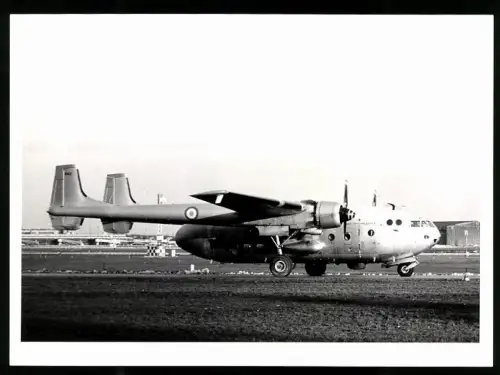Fotografie Flugzeug Nord Atlas, Hochdecker mit Doppelleitwerk der Royal Air Force