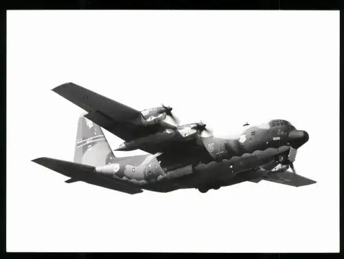 Fotografie Flugzeug Lockheed C-130 Hercules USAF 1590