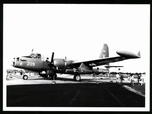 Fotografie Flugzeug Lockheed P-2 Neptun, U-Boot-Jagd- und Patrouillenflugzeug No. 209 Kon. Marine