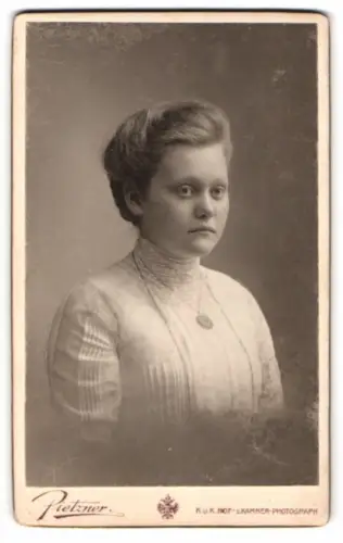 Fotografie Pietzner, Wien, Kärnthnergasse 42, Irene Mitzscher im Porträt