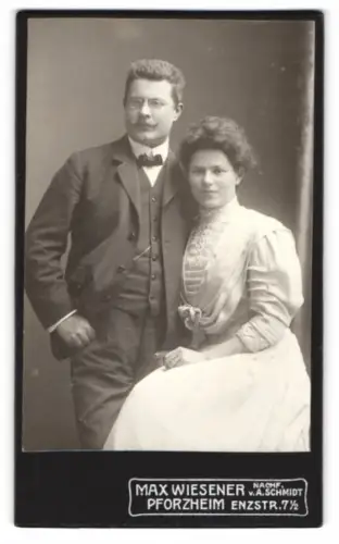 Fotografie Max Wiesener, Pforzheim, Enzstrasse 7½, Mariele mit ihrem Mann Pfeiffer