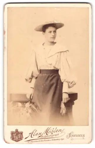 Fotografie Alex Möhlen, Hannover, Georgsplatz, Ruth mit Strohhut im September 1896