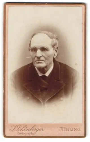 Fotografie J. Schönberger, Bad Aibling, Schmidstrasse 223, Augustin Herzog mit Brille