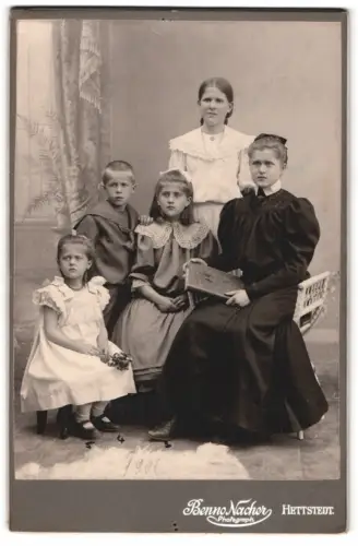 Fotografie Benno Nacher, Hettstedt, Gruppebild mit Claire, Annemarie, Adolf, Hilde