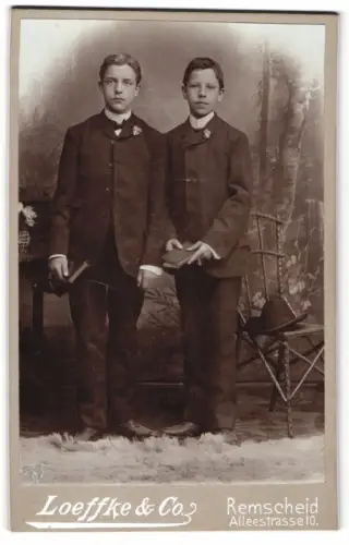 Fotografie Loeffke & Co., Remscheid, Alleestrasse 10, Adolf Wüster und sein Bruder