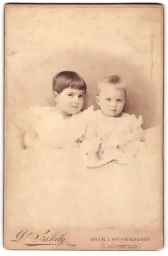 Fotografie Dr. Székely, Wien, Elisabethstrasse 2, Margherita mit 2,5 Jahren und Leo mit 10 Monaten