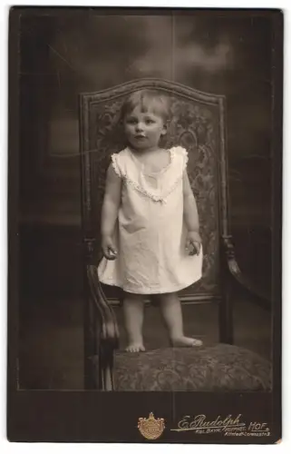 Fotografie E. Rudolph, Hof, Lorenzstrasse 3, Christian Böhm im weissen Kleid im Jahre 1911