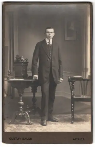Fotografie Gustav Bauer, Apolda, Otto Hofmann senj. in Anzug