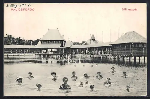 AK Palicsfürdö / Palics, Nöi uszoda, Frauen baden im Schwimmbad