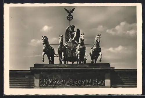 AK Berlin, Siegeswagen auf dem Brandenburger Tor